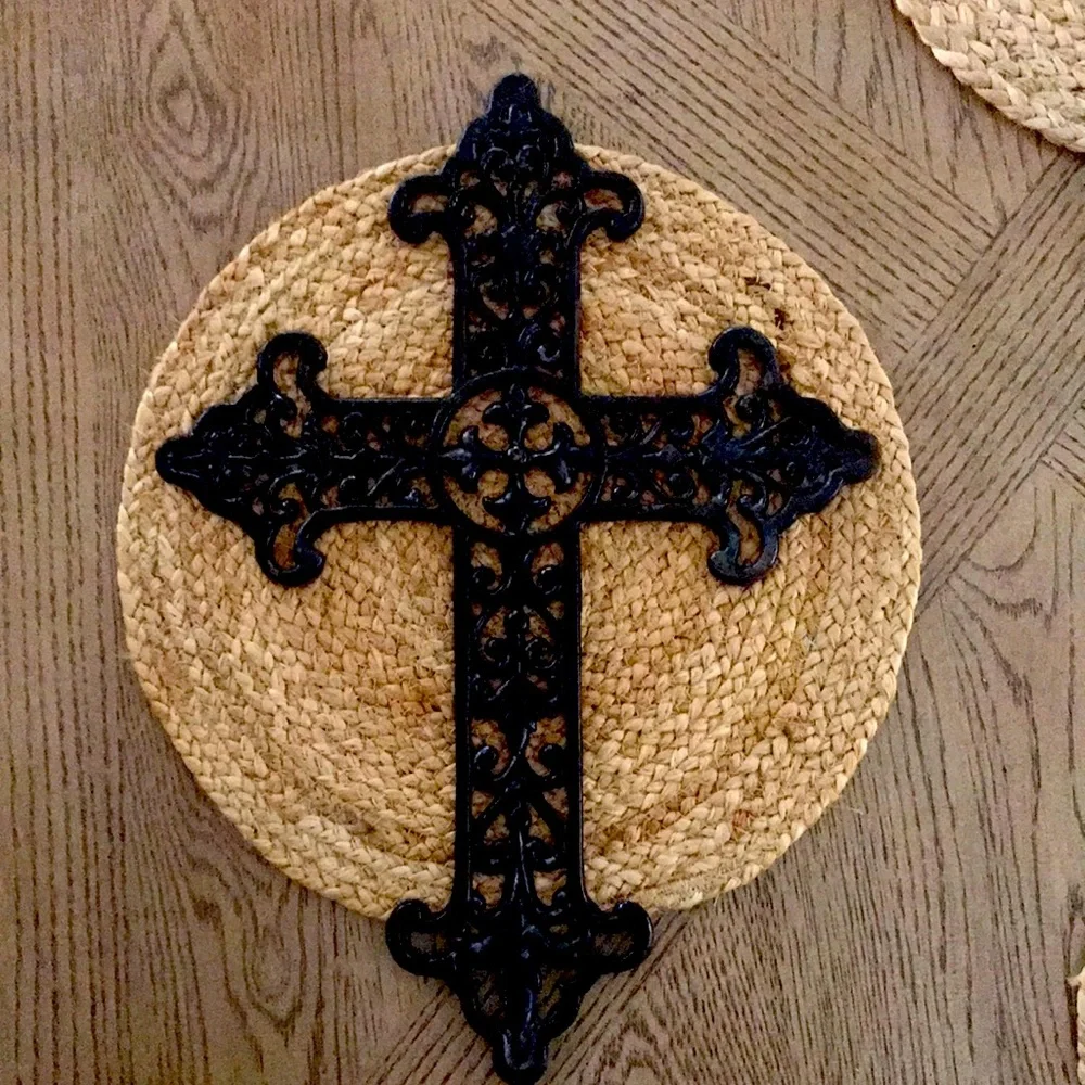 Cast Iron Cross - Picture 1 of 4